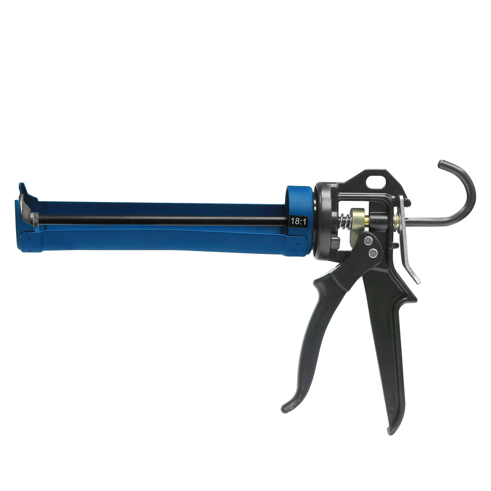 PS/142 Профессиональный ручной пистолет с усиленным цилиндрическим корпусом полуоткрытого типа. Подходит для нанесения продуктов средней и высокой вязкости фасованных в картриджи объемом 310 мл.  Передаточное отношение  18:1